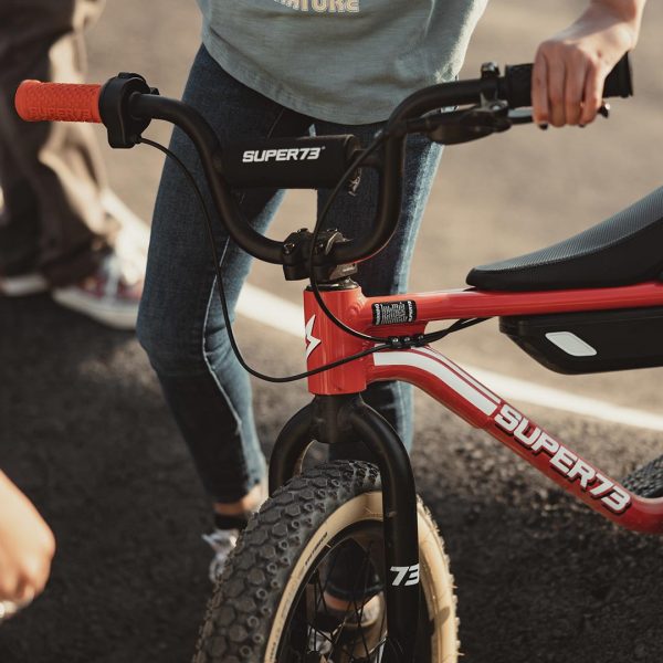SUPER73_K1D_BigTroubleHandlebar_920-00018_Lifestyle_04_1080x1080_714bf4f6-2b9b-46d3-a329-d43f5acfb4ab