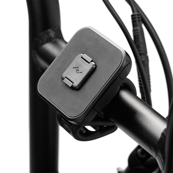 Super73_PeakDesigns_UniversalBarMount_06_1080x1080_9a7107da-fa93-4e85-af8f-b545b07f8283
