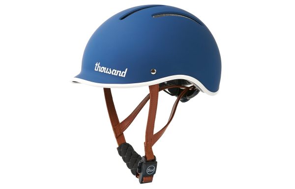 ThsdJR-helmet-blazingblue-5_1c6ca05c-500c-4391-af80-fafa084aadd8