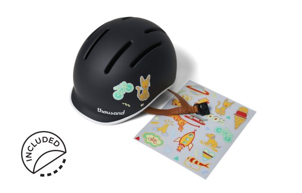 ThsdJR-helmet-carbonblack-7b_3f2c526d-d019-45ab-996a-3f8320e030f7