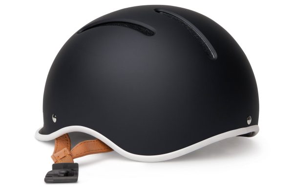 ThsdJR-helmet-carbonblack-8_0cd5ef93-5674-4cc6-8f2a-0444cdf705c5